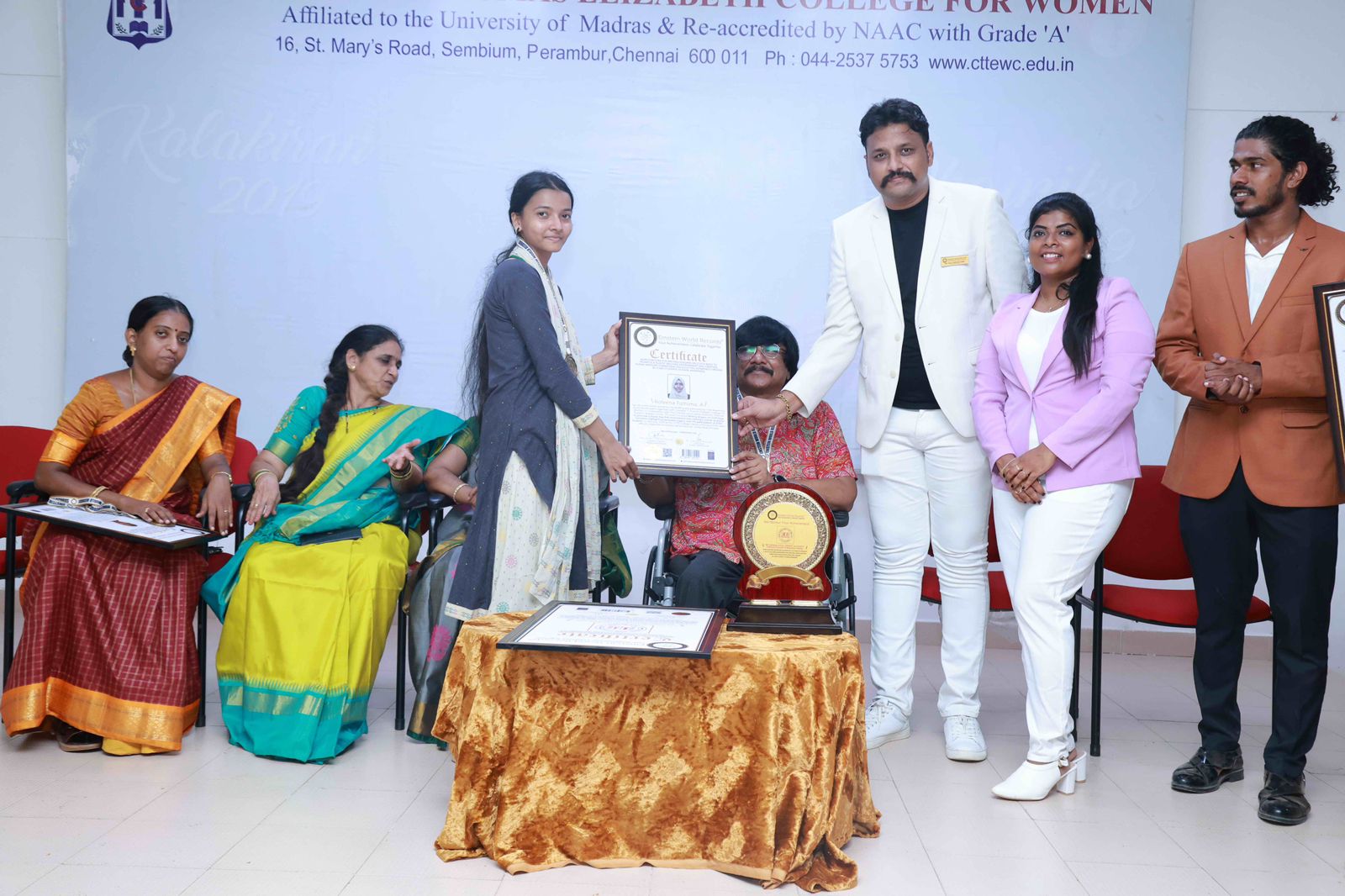 WORLD RECORD FOR WRITING SLOGANS ON CLOTH BAGS TO PROMOTE A PLASTIC BAG-FREE ENVIRONMENT AND CREATING HUMAN ANATOMY FORMATIONS HIGHLIGHTING DONATABLE ORGANS BY 2,500 STUDENTS TO RAISE AWARENESS